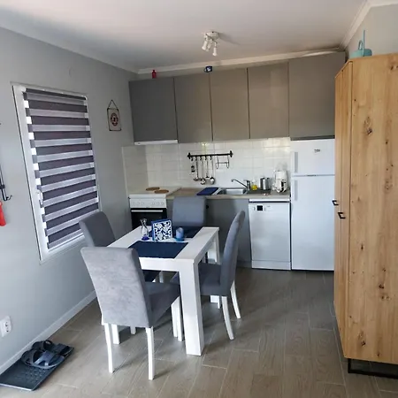 Apartman27 *