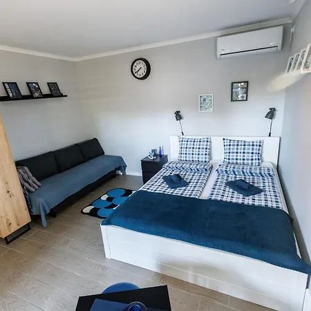 Apartman27 *